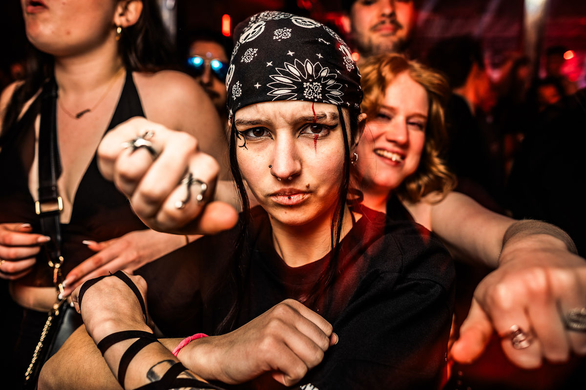 Loading... just a sec